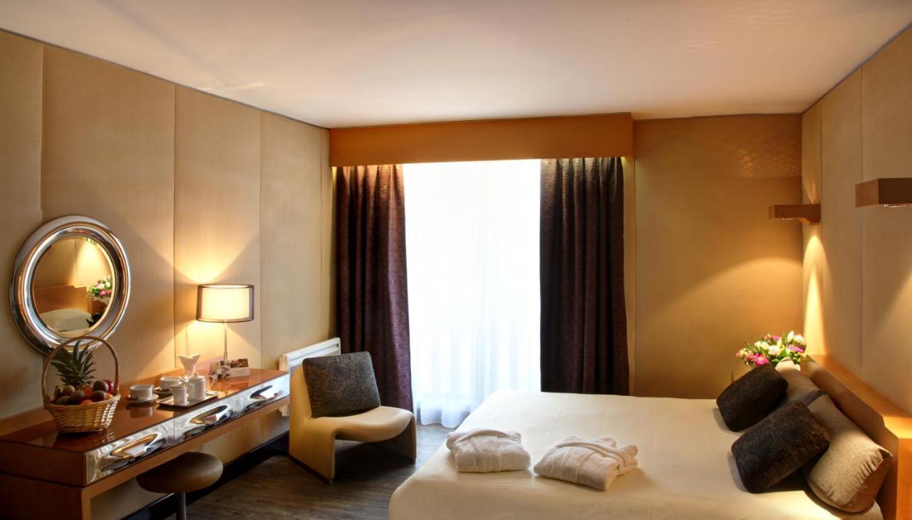 อามิโรต โฮเทล กอล์ฟ โดวีล Hotel ตูค ภายนอก รูปภาพ