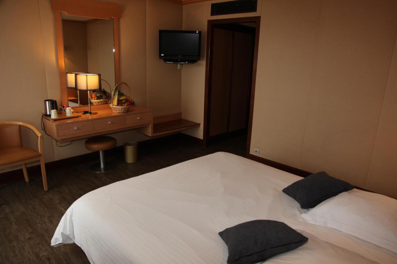 อามิโรต โฮเทล กอล์ฟ โดวีล Hotel ตูค ภายนอก รูปภาพ