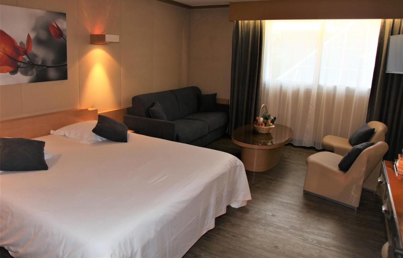 อามิโรต โฮเทล กอล์ฟ โดวีล Hotel ตูค ภายนอก รูปภาพ