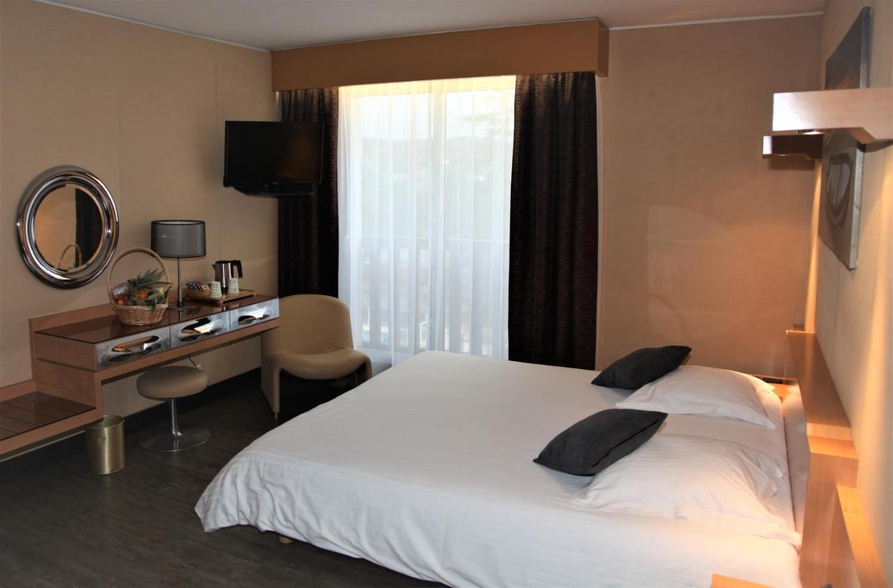 อามิโรต โฮเทล กอล์ฟ โดวีล Hotel ตูค ภายนอก รูปภาพ